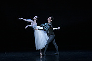 „Giselle”, Jaeeun Jung (Giselle) i Ryota Kitai (Książę Albert), fot. Ewa Krasucka