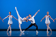 Vladimir Yaroshenko i Maria Żuk w „Concerto Barocco” George’a Balanchine’a, fot. Ewa Krasucka